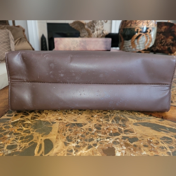 VINTAGE Gucci Elegant Brown Leather Handbag - Picture 8 of 13